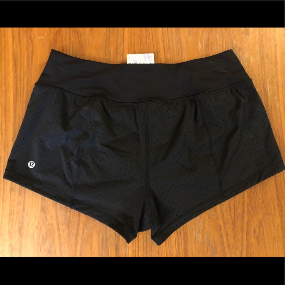 Lululemon Black perforated 2.5” speed shorts